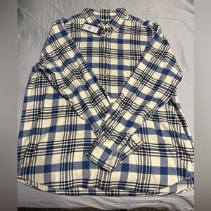 Vineyard Vines Size XL shirt